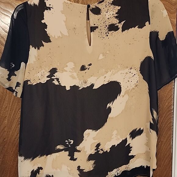 Vince Camuto Cow Print Chiffon Top - Picture 9 of 9